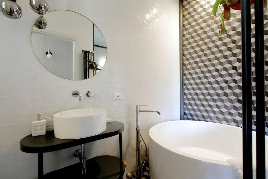 Apartment Ych Trilocale Finemente Arredato Vicino Alla Metro Rome Italy